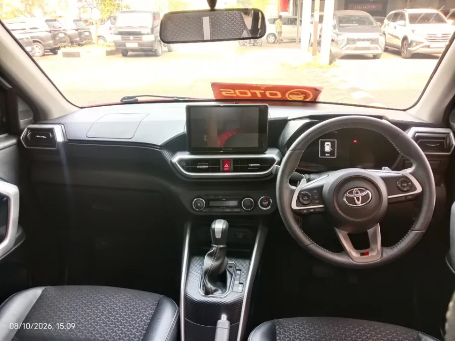 Foto Mobil Bekas Dashboard Toyota Raize 1.0 GR Sport tahun 2022