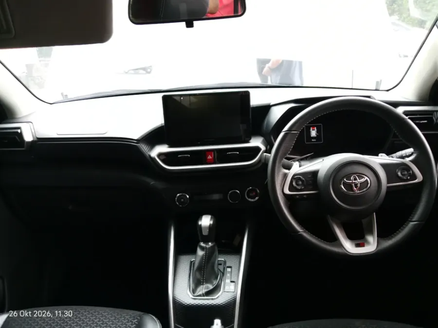 Foto Mobil Bekas Dashboard Toyota Raize 1.0 GR Sport tahun 2022