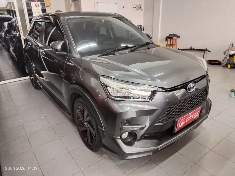 Foto Mobil Bekas Kanan Depan Toyota Raize 1.0 GR Sport tahun 2022