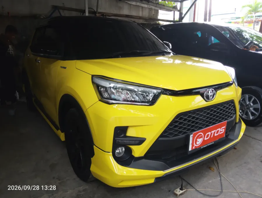 Foto Mobil Bekas Kanan Depan Toyota Raize 1.0 GR Sport tahun 2022