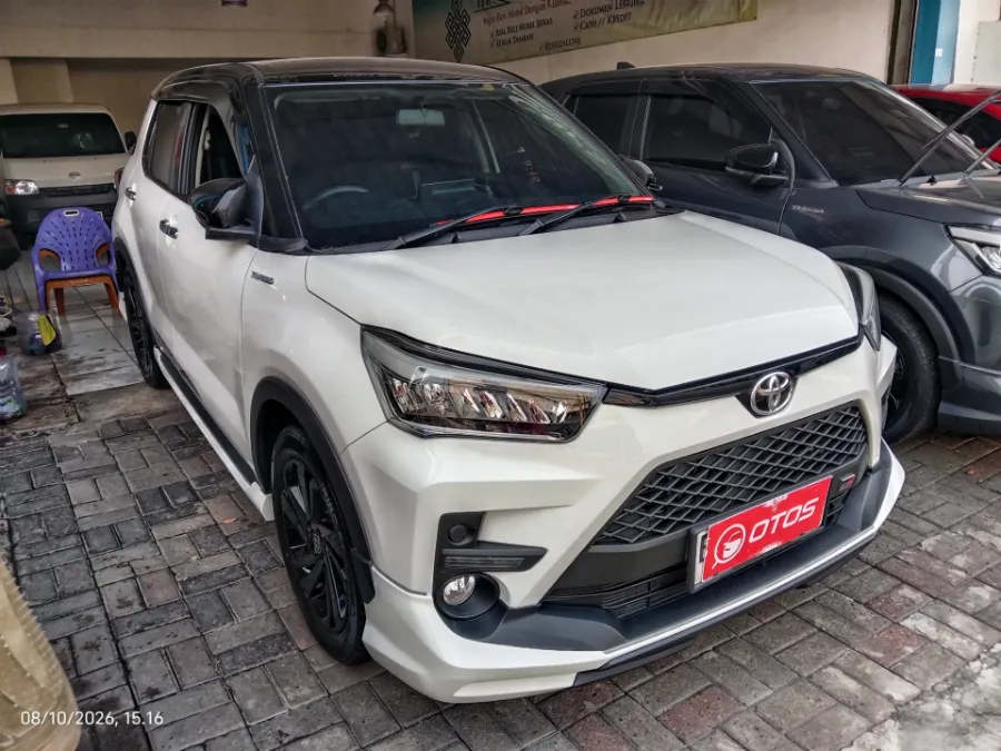 Foto Mobil Bekas Kanan Depan Toyota Raize 1.0 GR Sport tahun 2022
