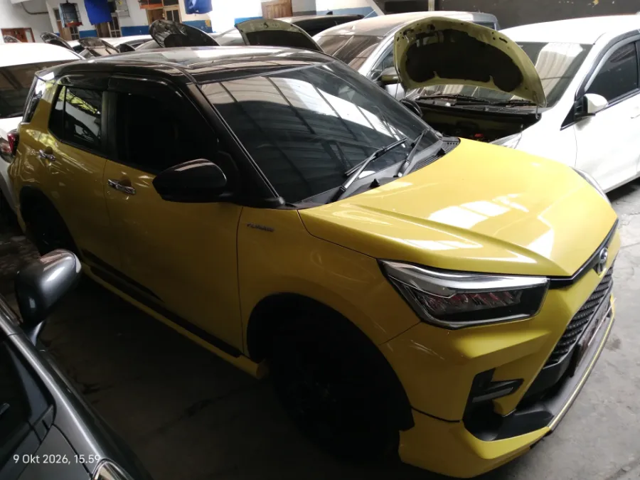 Foto Mobil Bekas Kanan Depan Toyota Raize 1.0 GR Sport tahun 2022