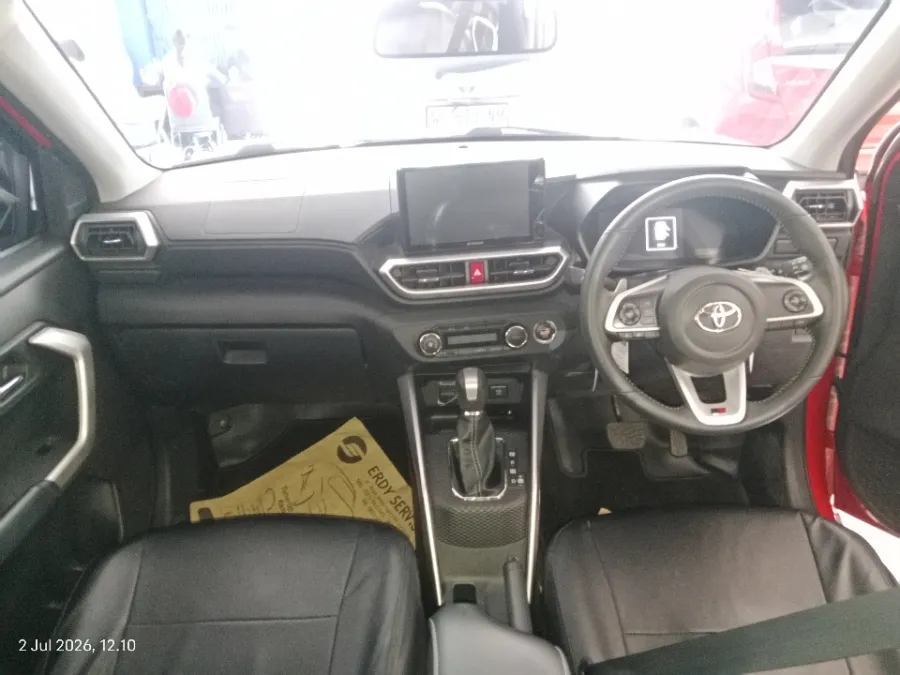 Foto Mobil Bekas Dashboard Toyota Raize 1.0 GR Sport tahun 2023