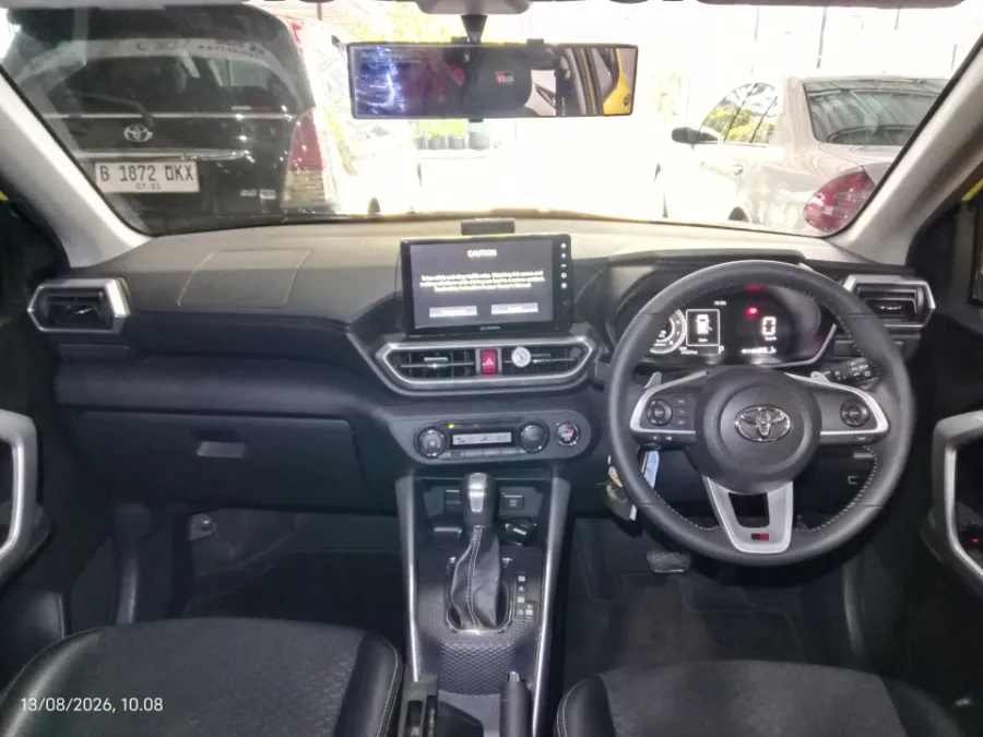 Foto Mobil Bekas Dashboard Toyota Raize 1.0 GR Sport tahun 2023