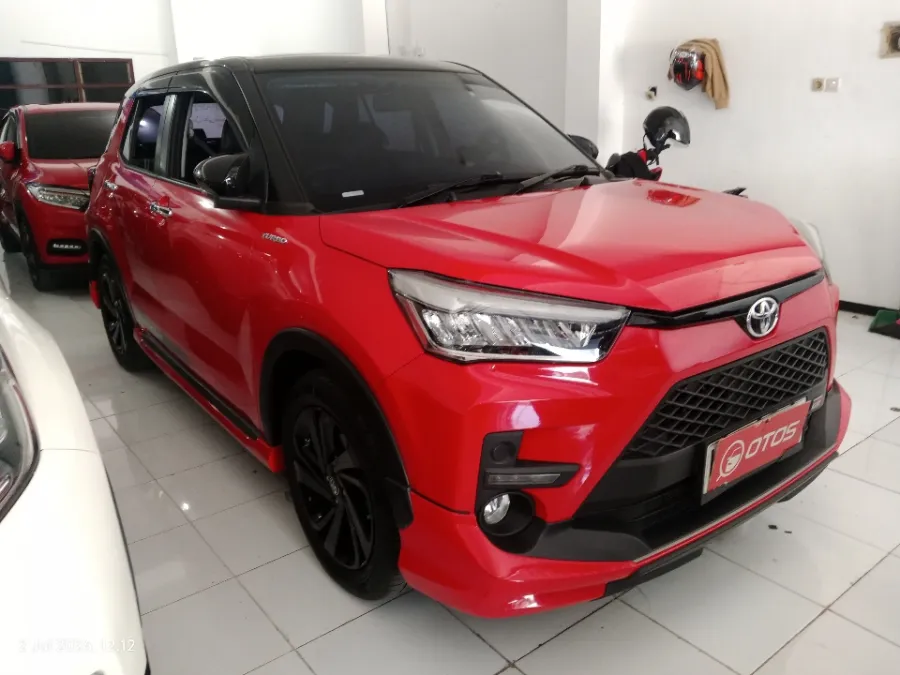 Foto Mobil Bekas Kanan Depan Toyota Raize 1.0 GR Sport tahun 2023
