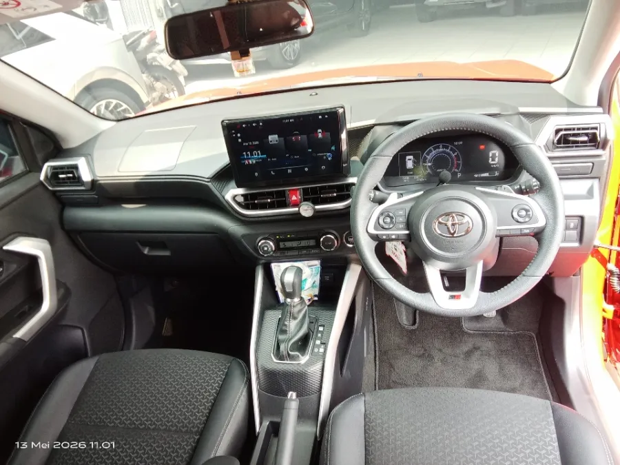 Foto Mobil Bekas Dashboard Toyota Raize 1.0 GR Sport tahun 2025
