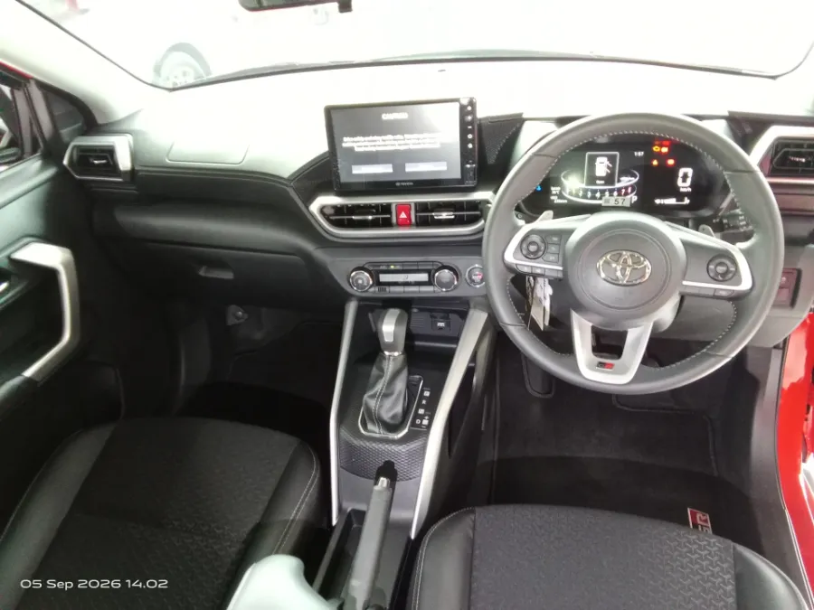 Foto Mobil Bekas Dashboard Toyota Raize 1.0 GR Sport tahun 2025