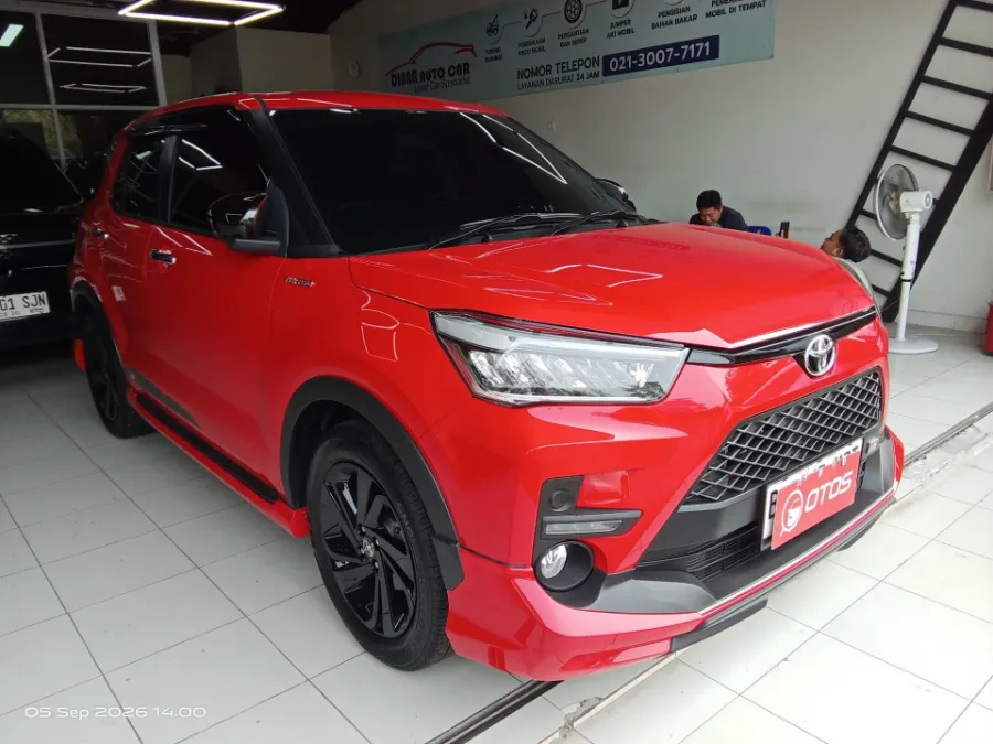 Foto Mobil Bekas Kanan Depan Toyota Raize 1.0 GR Sport tahun 2025