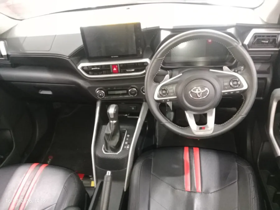 Foto Mobil Bekas Dashboard Toyota Raize 1.0 GR Sport TSS tahun 2021