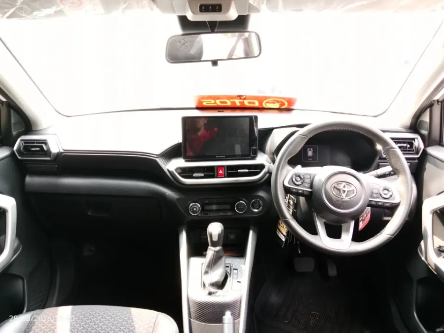 Foto Mobil Bekas Dashboard Toyota Raize 1.0 GR Sport TSS tahun 2021