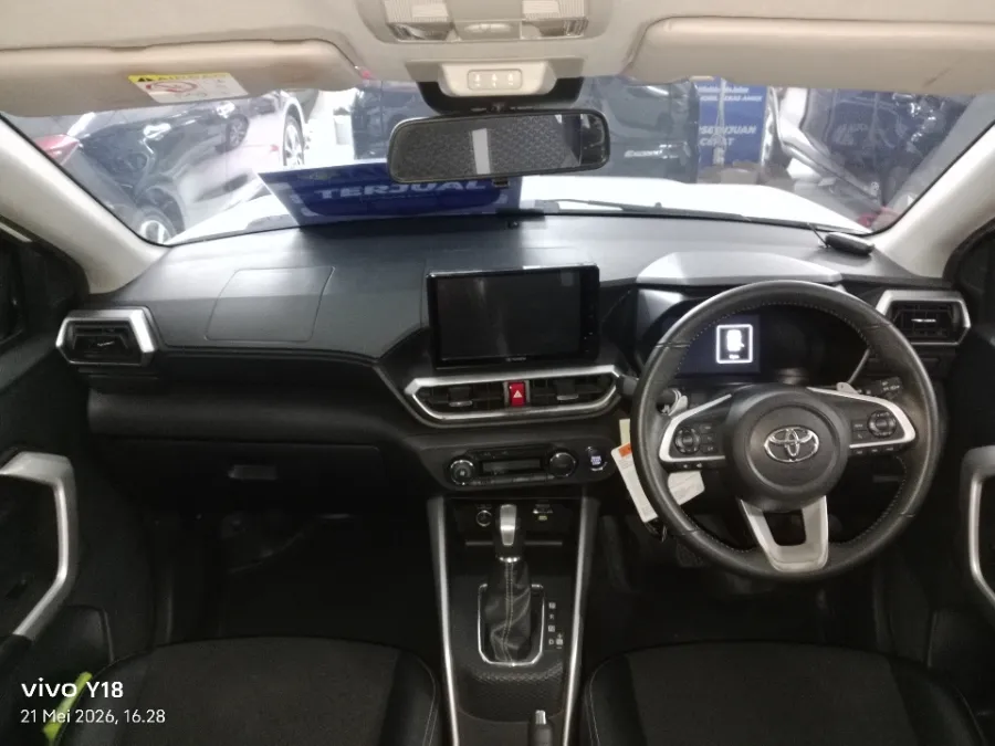 Foto Mobil Bekas Dashboard Toyota Raize 1.0 GR Sport TSS tahun 2021