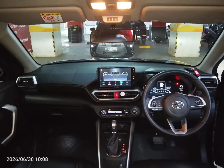 Foto Mobil Bekas Dashboard Toyota Raize 1.0 GR Sport TSS tahun 2021