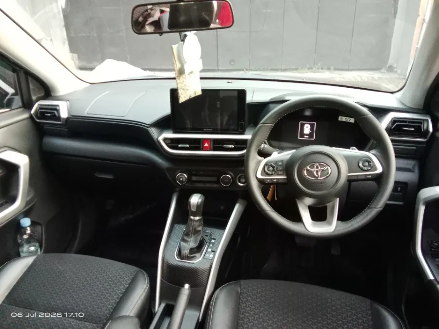 Foto Mobil Bekas Dashboard Toyota Raize 1.0 GR Sport TSS tahun 2021