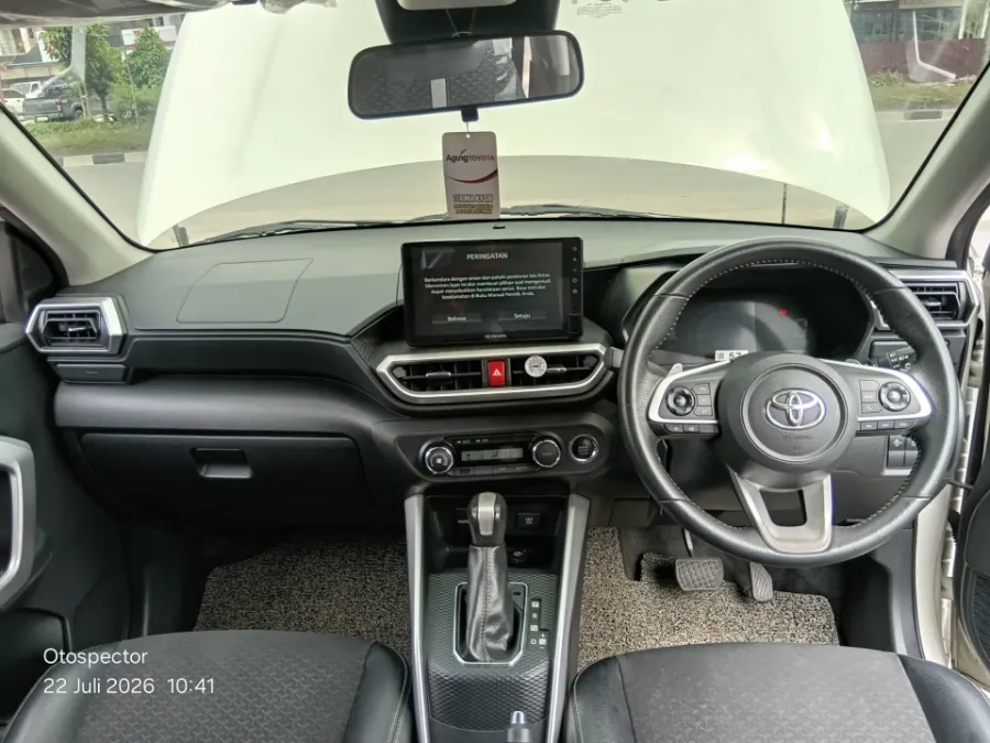 Foto Mobil Bekas Dashboard Toyota Raize 1.0 GR Sport TSS tahun 2021