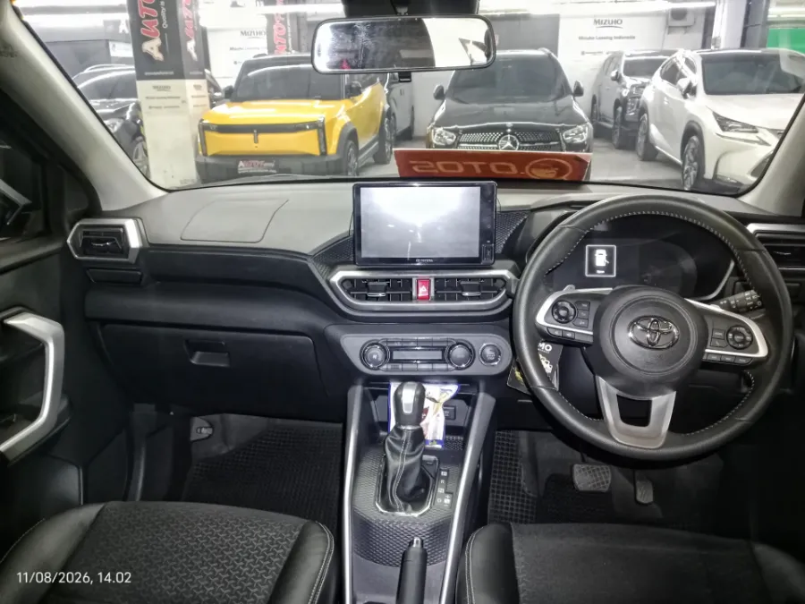 Foto Mobil Bekas Dashboard Toyota Raize 1.0 GR Sport TSS tahun 2021