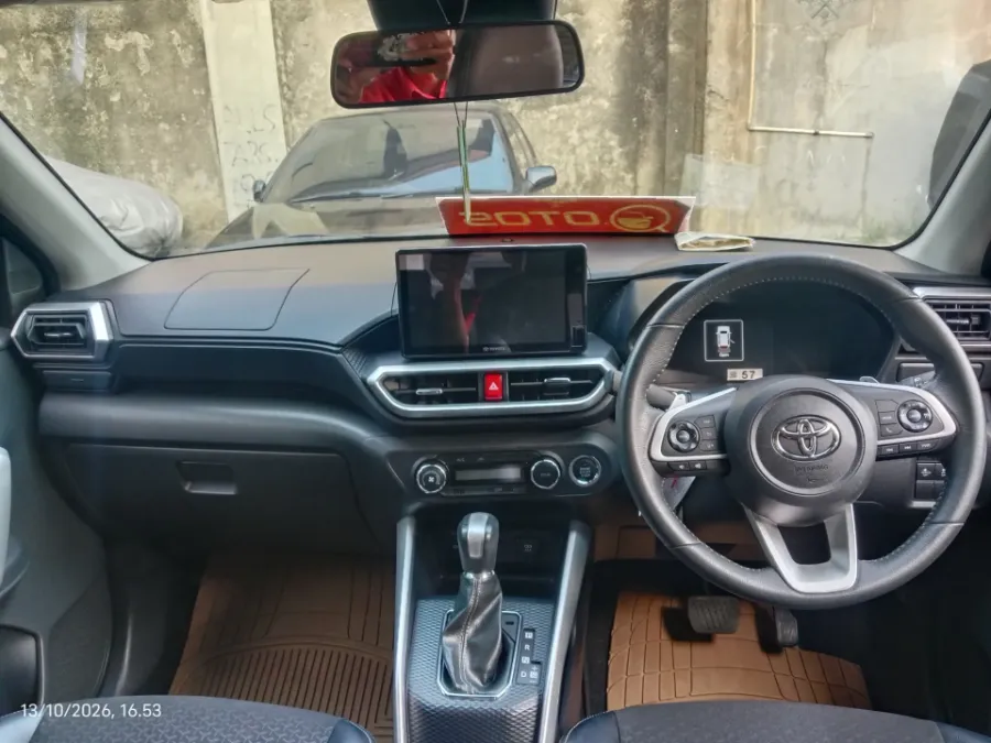 Foto Mobil Bekas Dashboard Toyota Raize 1.0 GR Sport TSS tahun 2021