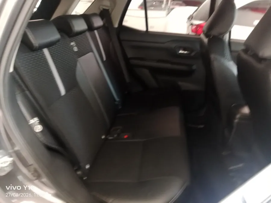 Foto Mobil Bekas Kabin Belakang Toyota Raize 1.0 GR Sport TSS tahun 2021