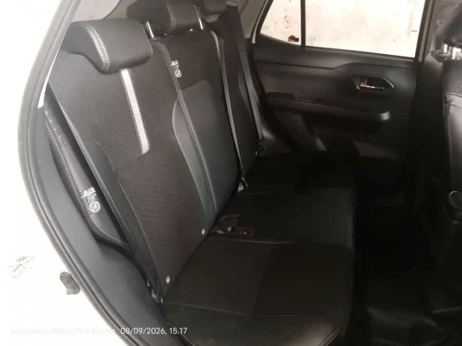 Foto Mobil Bekas Kabin Belakang Toyota Raize 1.0 GR Sport TSS tahun 2021