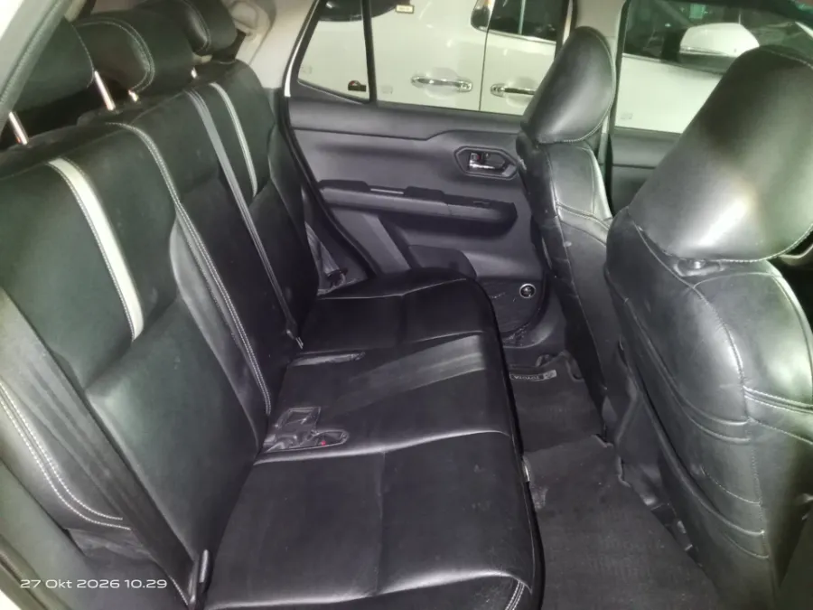 Foto Mobil Bekas Kabin Belakang Toyota Raize 1.0 GR Sport TSS tahun 2021