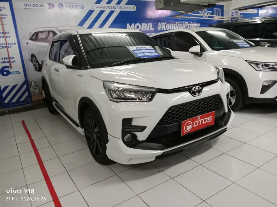 Foto Mobil Bekas Kanan Depan Toyota Raize 1.0 GR Sport TSS tahun 2021