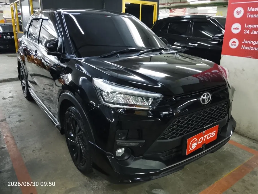 Foto Mobil Bekas Kanan Depan Toyota Raize 1.0 GR Sport TSS tahun 2021