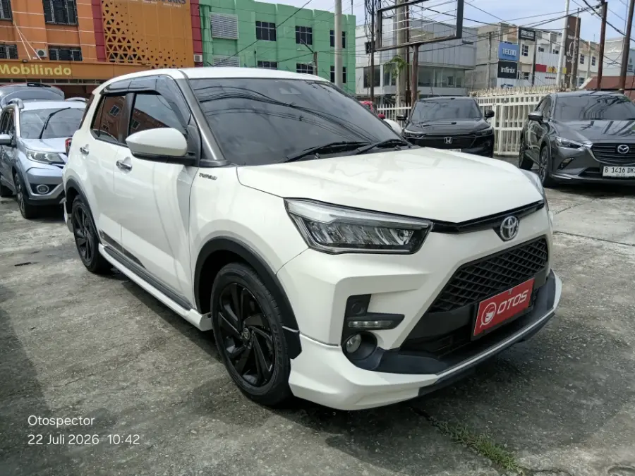 Foto Mobil Bekas Kanan Depan Toyota Raize 1.0 GR Sport TSS tahun 2021
