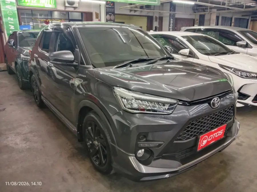 Foto Mobil Bekas Kanan Depan Toyota Raize 1.0 GR Sport TSS tahun 2021