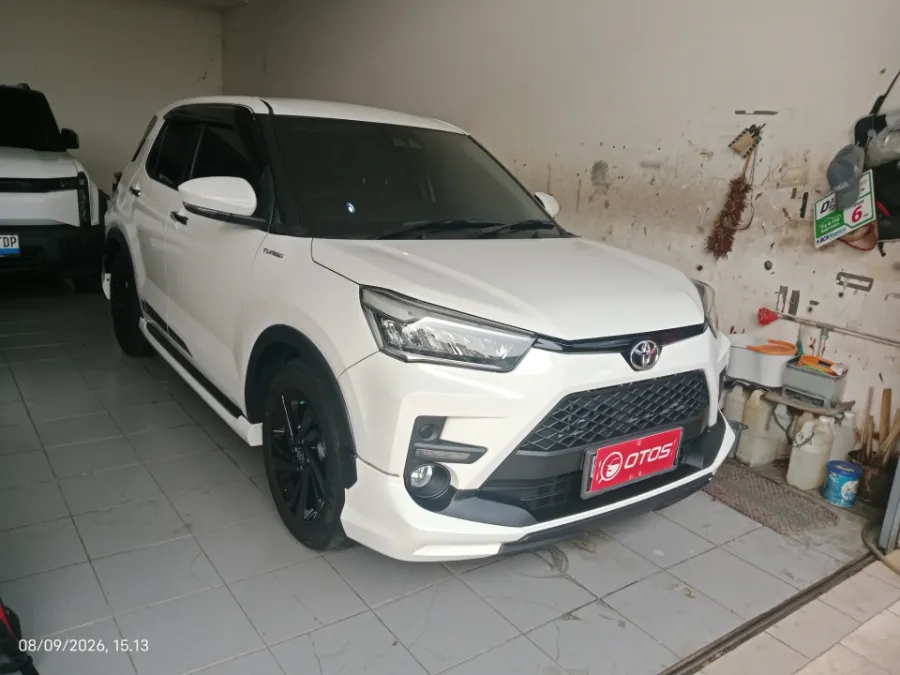 Foto Mobil Bekas Kanan Depan Toyota Raize 1.0 GR Sport TSS tahun 2021
