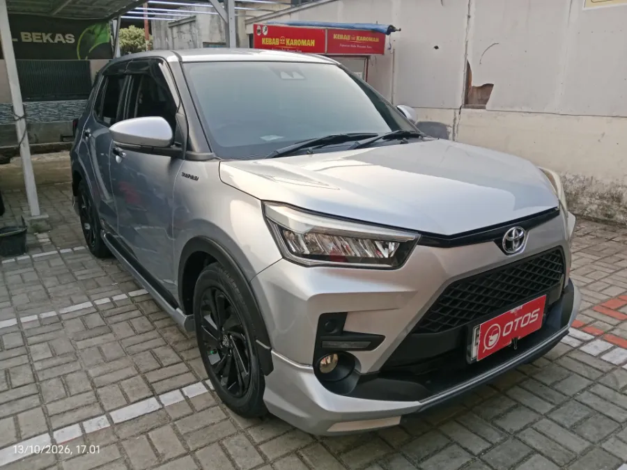 Foto Mobil Bekas Kanan Depan Toyota Raize 1.0 GR Sport TSS tahun 2021