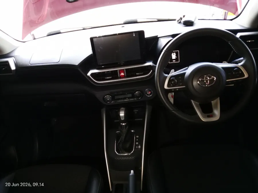 Foto Mobil Bekas Dashboard Toyota Raize 1.0 GR Sport TSS tahun 2022