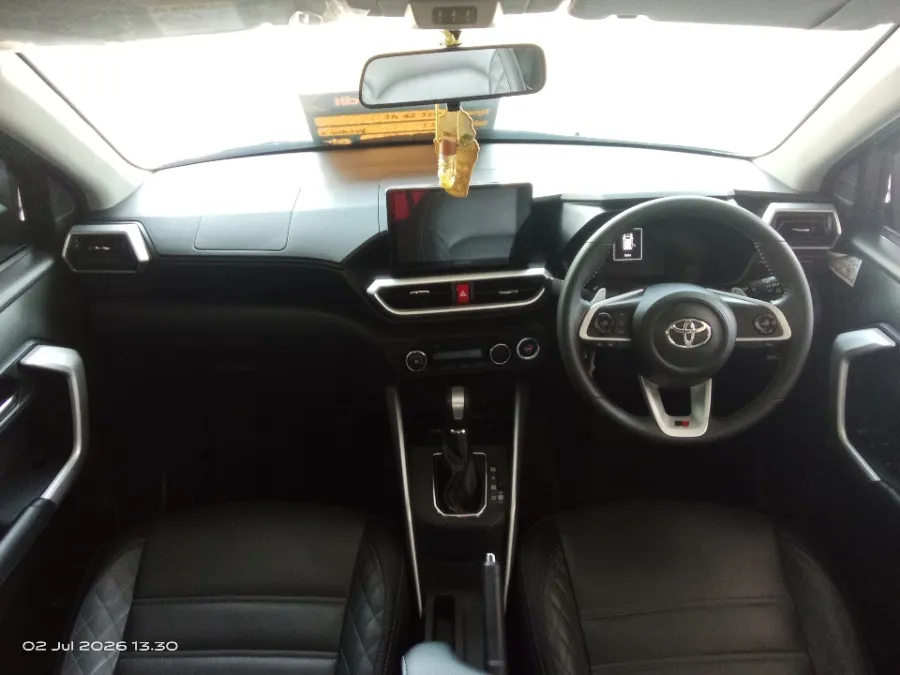 Foto Mobil Bekas Dashboard Toyota Raize 1.0 GR Sport TSS tahun 2022