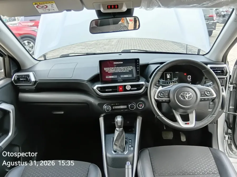 Foto Mobil Bekas Dashboard Toyota Raize 1.0 GR Sport TSS tahun 2022