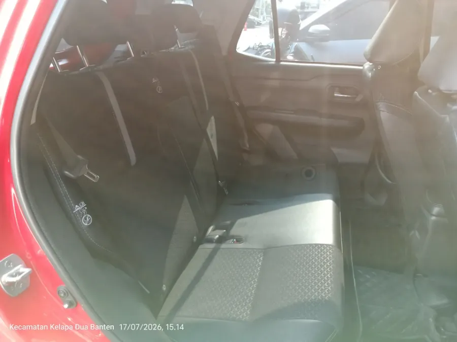 Foto Mobil Bekas Kabin Belakang Toyota Raize 1.0 GR Sport TSS tahun 2022