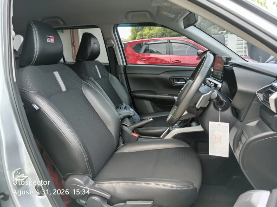 Foto Mobil Bekas Kabin Depan Toyota Raize 1.0 GR Sport TSS tahun 2022