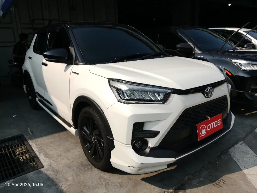 Foto Mobil Bekas Kanan Depan Toyota Raize 1.0 GR Sport TSS tahun 2022