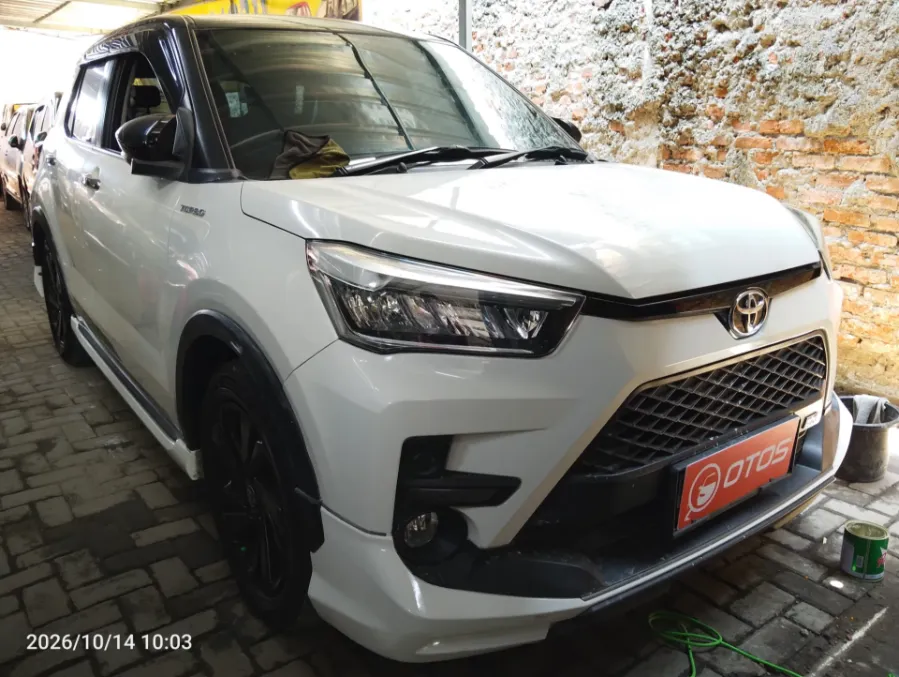 Foto Mobil Bekas Kanan Depan Toyota Raize 1.0 GR Sport TSS tahun 2022