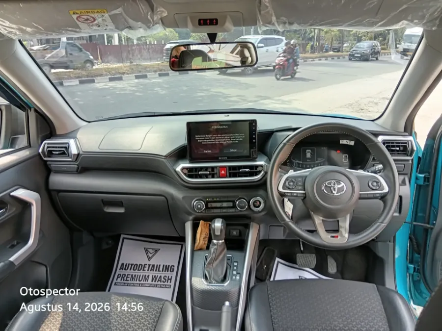 Foto Mobil Bekas Dashboard Toyota Raize 1.0 GR Sport TSS tahun 2023
