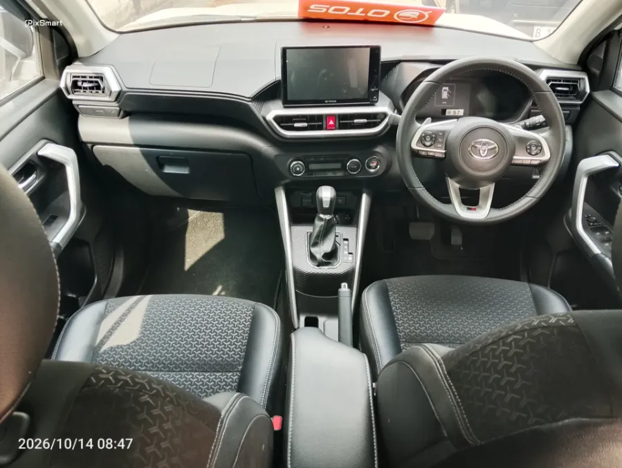 Foto Mobil Bekas Dashboard Toyota Raize 1.0 GR Sport TSS tahun 2025