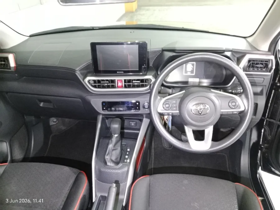 Foto Mobil Bekas Dashboard Toyota Raize 1.2 G tahun 2022
