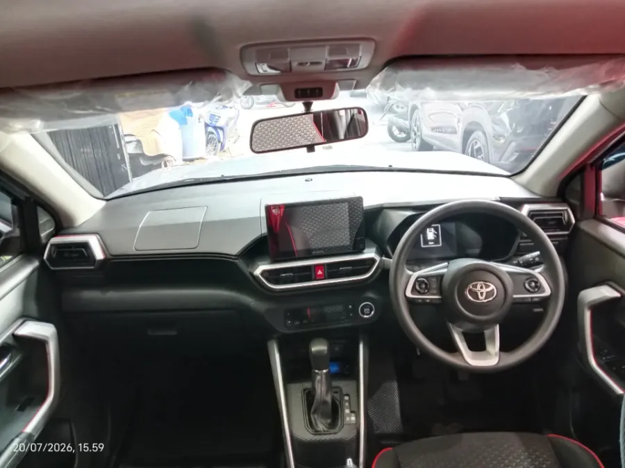 Foto Mobil Bekas Dashboard Toyota Raize 1.2 G tahun 2022