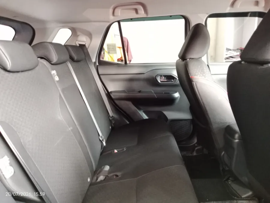 Foto Mobil Bekas Kabin Belakang Toyota Raize 1.2 G tahun 2022