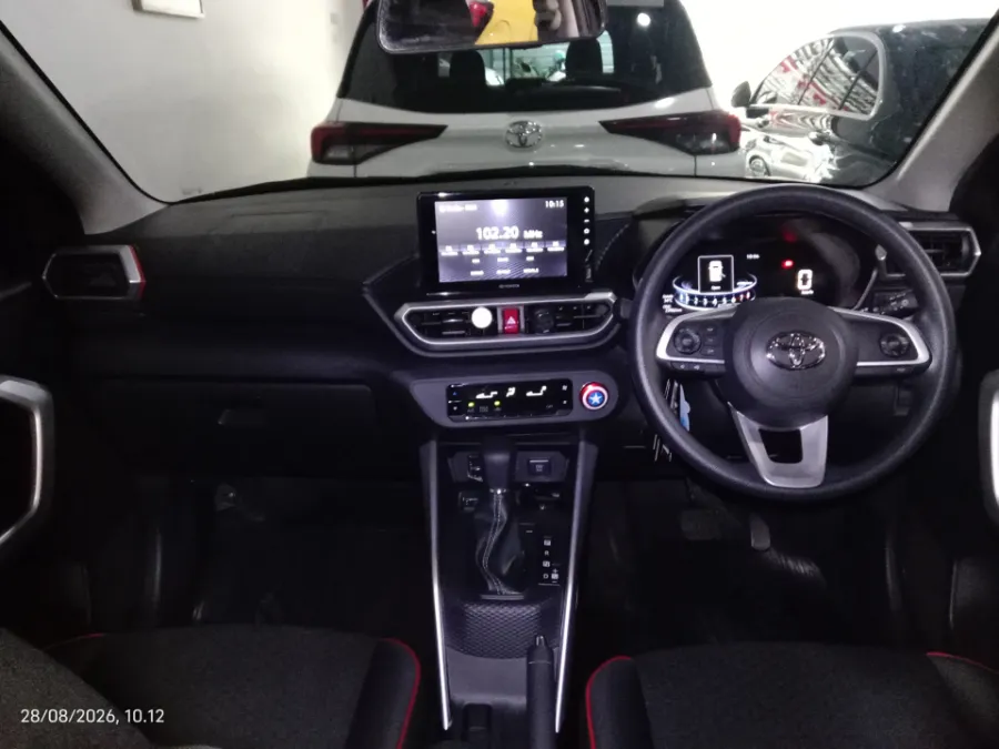 Foto Mobil Bekas Dashboard Toyota Raize 1.2 G tahun 2023