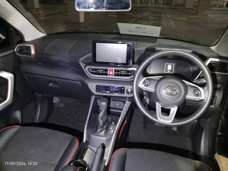 Foto Mobil Bekas Dashboard Toyota Raize 1.2 G tahun 2023