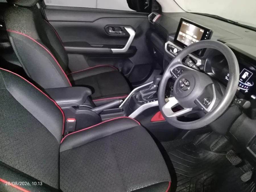 Foto Mobil Bekas Kabin Depan Toyota Raize 1.2 G tahun 2023