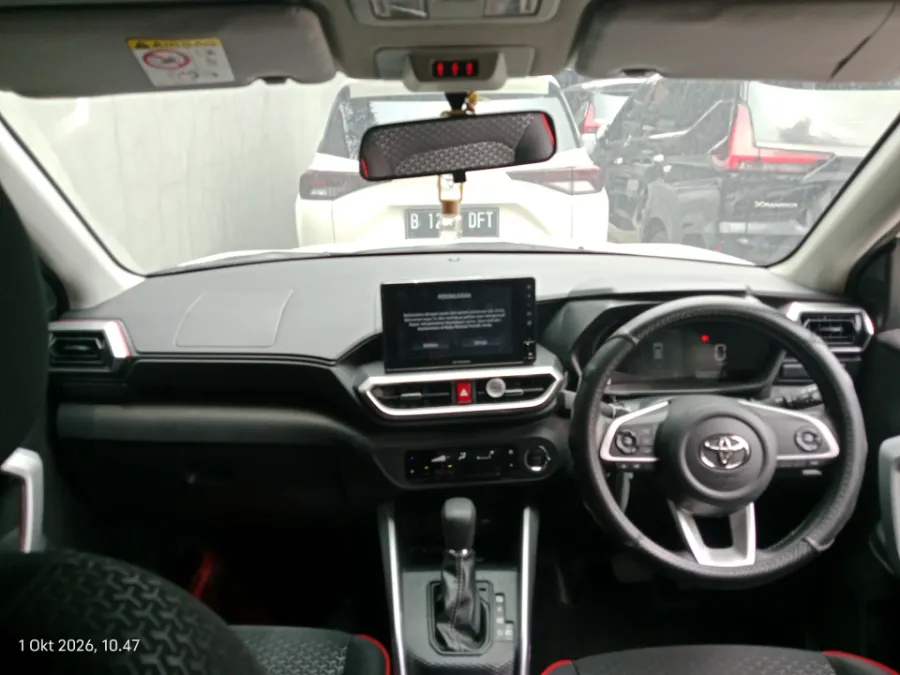 Foto Mobil Bekas Dashboard Toyota Raize 1.2 G tahun 2025