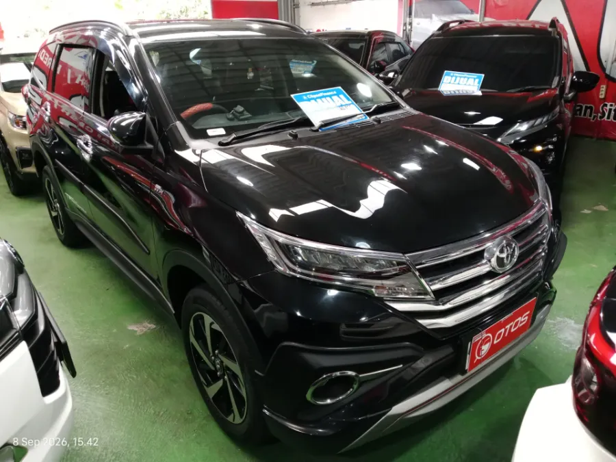 Foto Mobil Bekas Kanan Depan Toyota Rush 1.5 tahun 2019