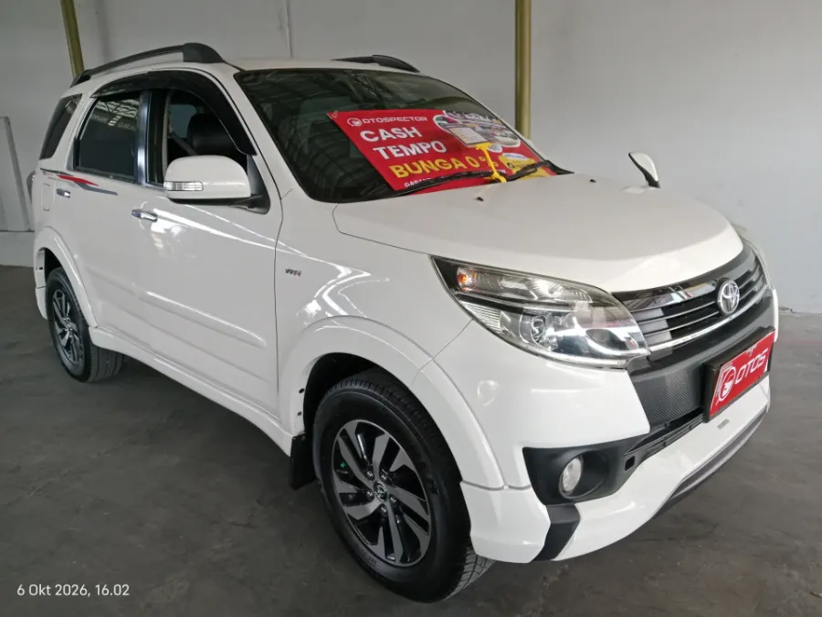 Foto Mobil Bekas Kanan Depan Toyota Rush 1.5 G tahun 2017