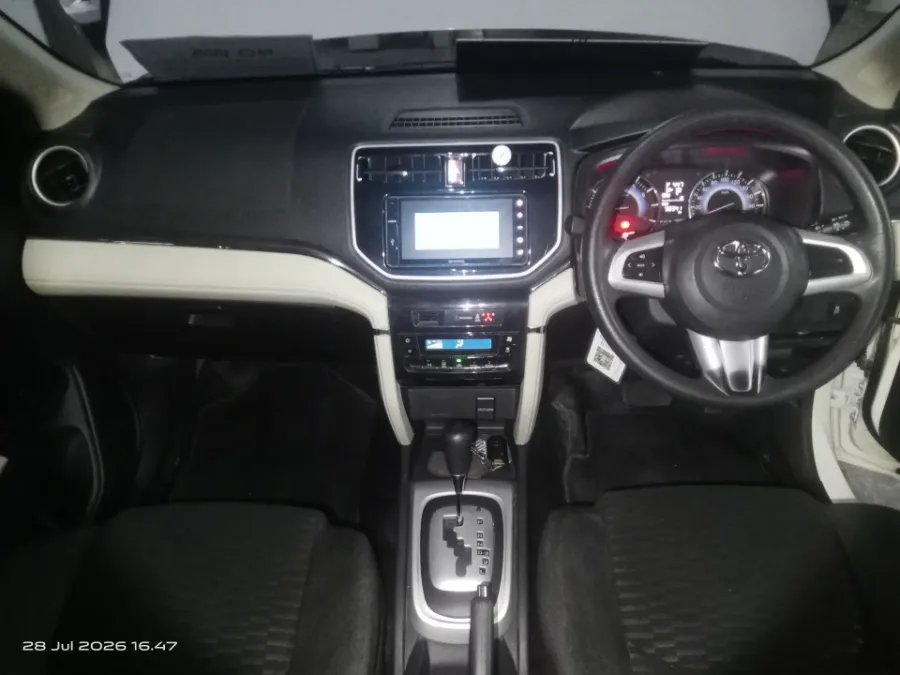 Foto Mobil Bekas Dashboard Toyota Rush 1.5 G tahun 2018