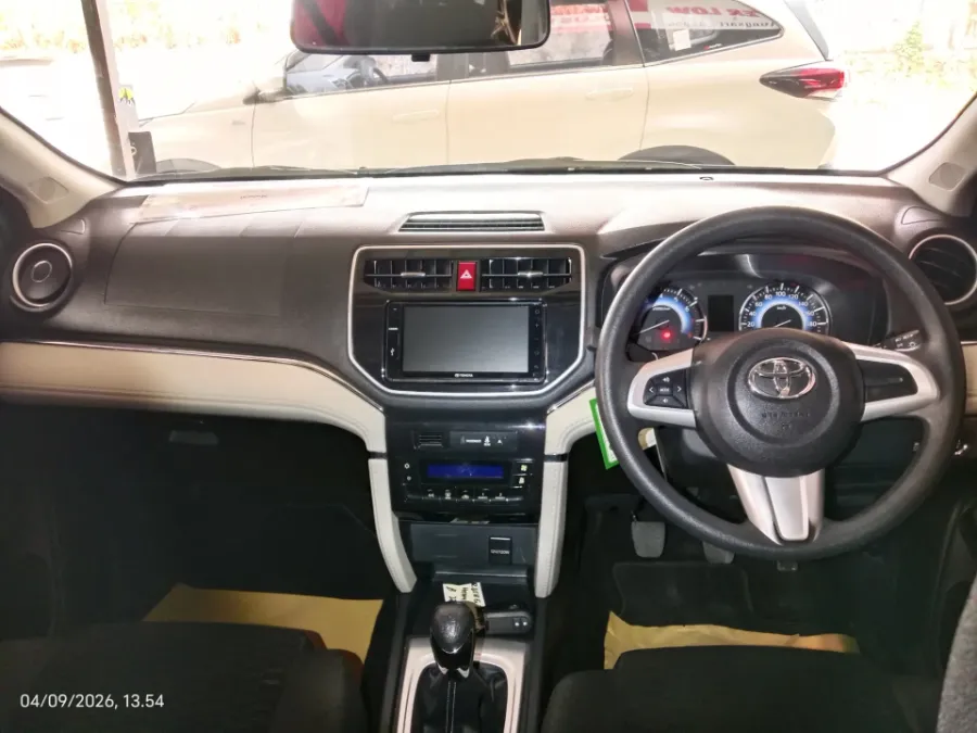 Foto Mobil Bekas Dashboard Toyota Rush 1.5 G tahun 2018