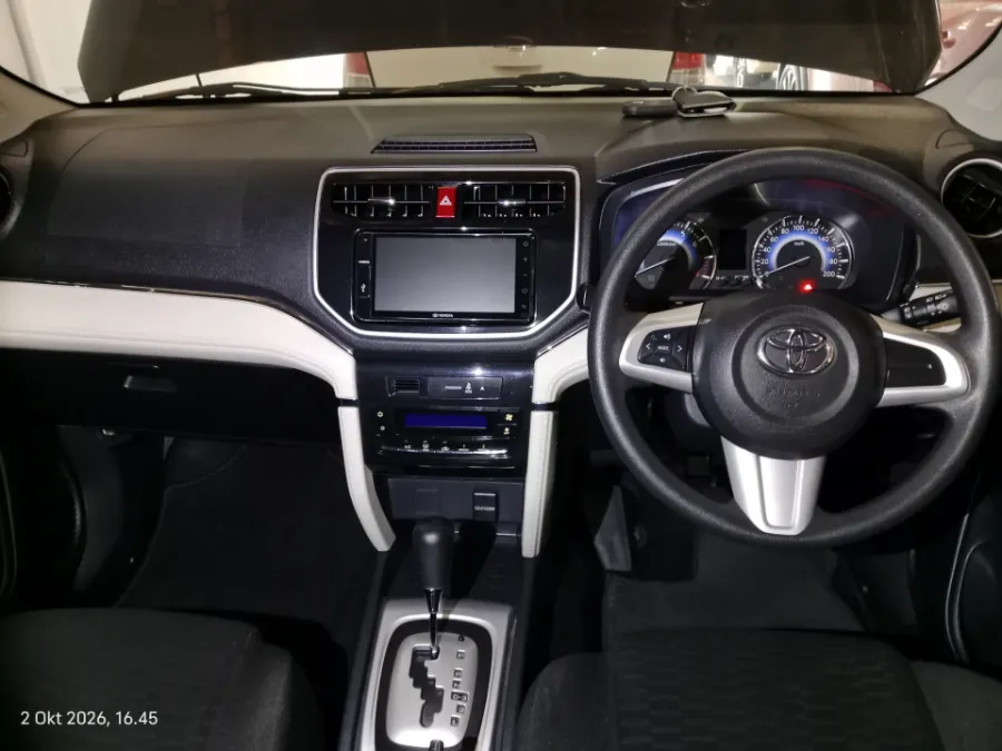 Foto Mobil Bekas Dashboard Toyota Rush 1.5 G tahun 2018
